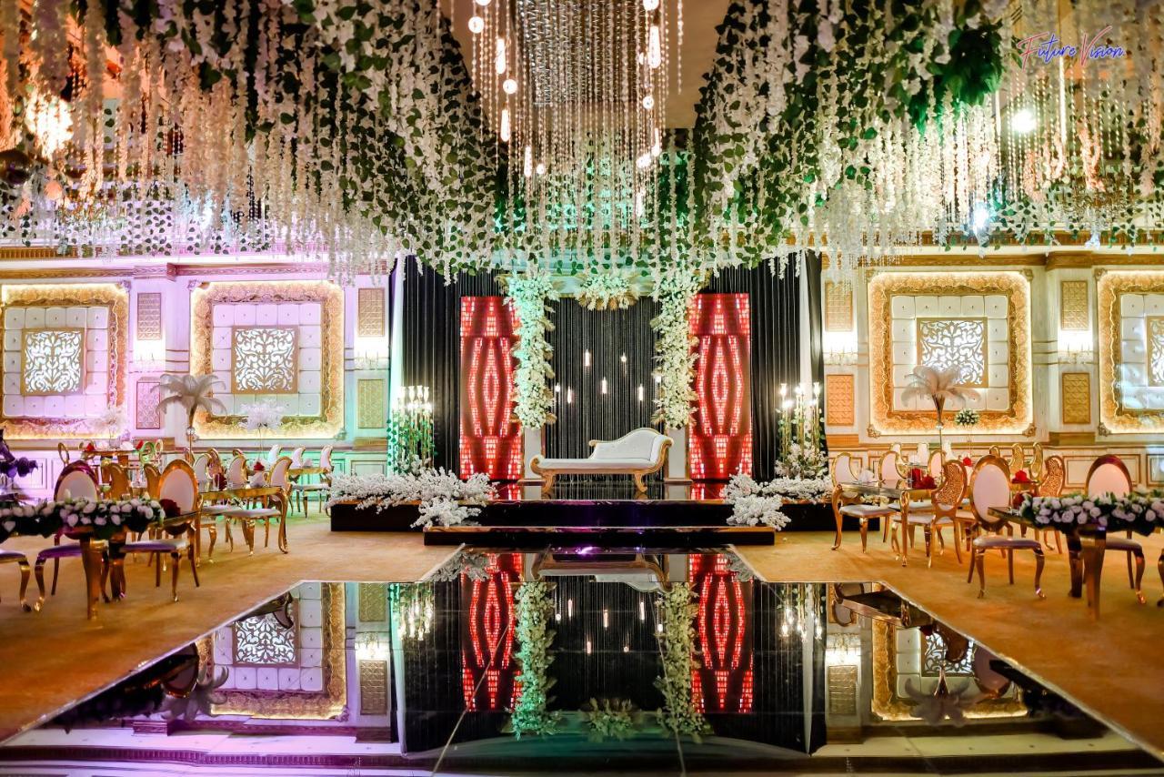 Rehana Plaza Hotel Cairo Exterior foto A wedding reception at the Grand Ballroom